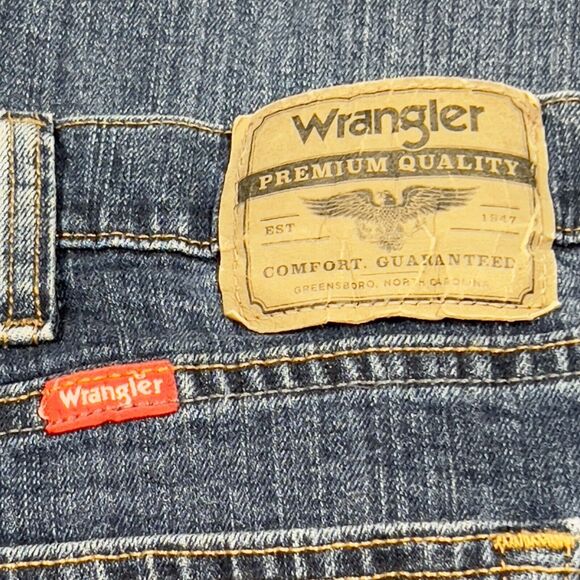 Wrangler Jeans Men 40x32 Blue Denim Pants Straight Leg Cotton Regular Fit Mexico - Picture 4 of 16